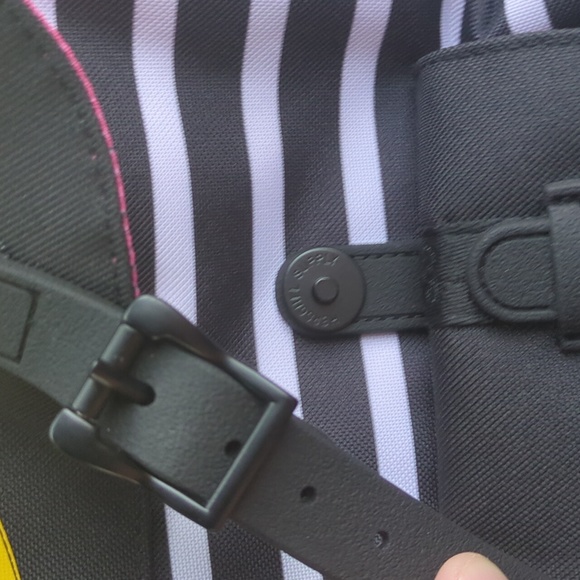 Herschel Supply Co Little America Banana 25L Drawstring Laptop Stripe Backpack - Picture 6 of 9